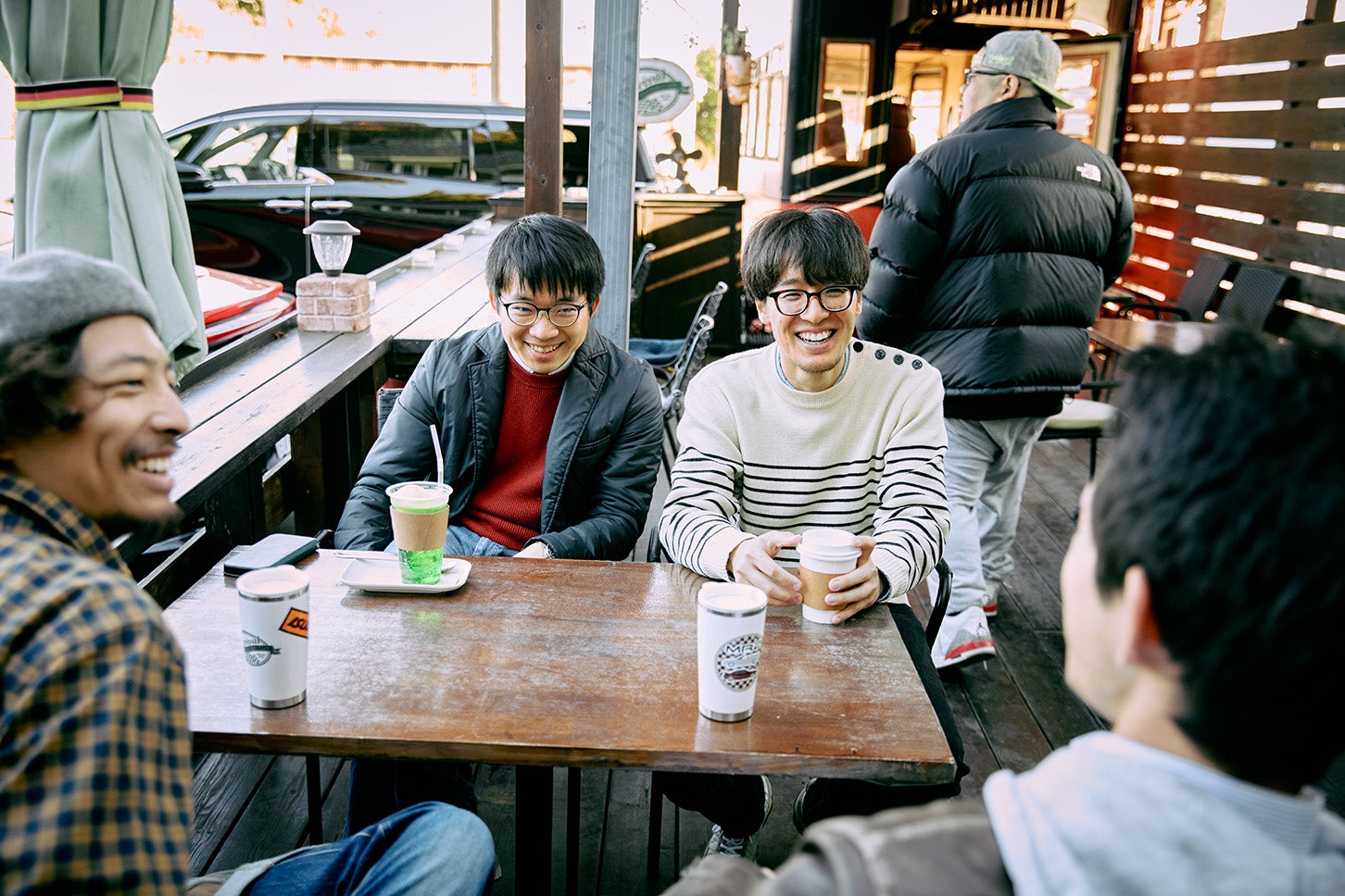 晴れの日は、ぜひ1階テラス席でオープンエアを楽しんで！