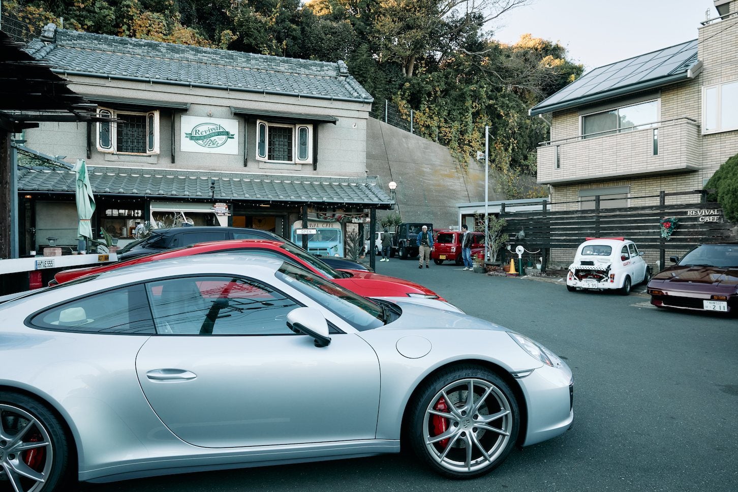 週末の日中はやっぱり人気の時間帯。オープン（AM10:00）直後を狙ってみると入りやすいかも