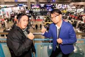 ベテラン自動車ライターの嶋田智之（左）と、若手自動車ジャーナリストの西川昇吾（右）