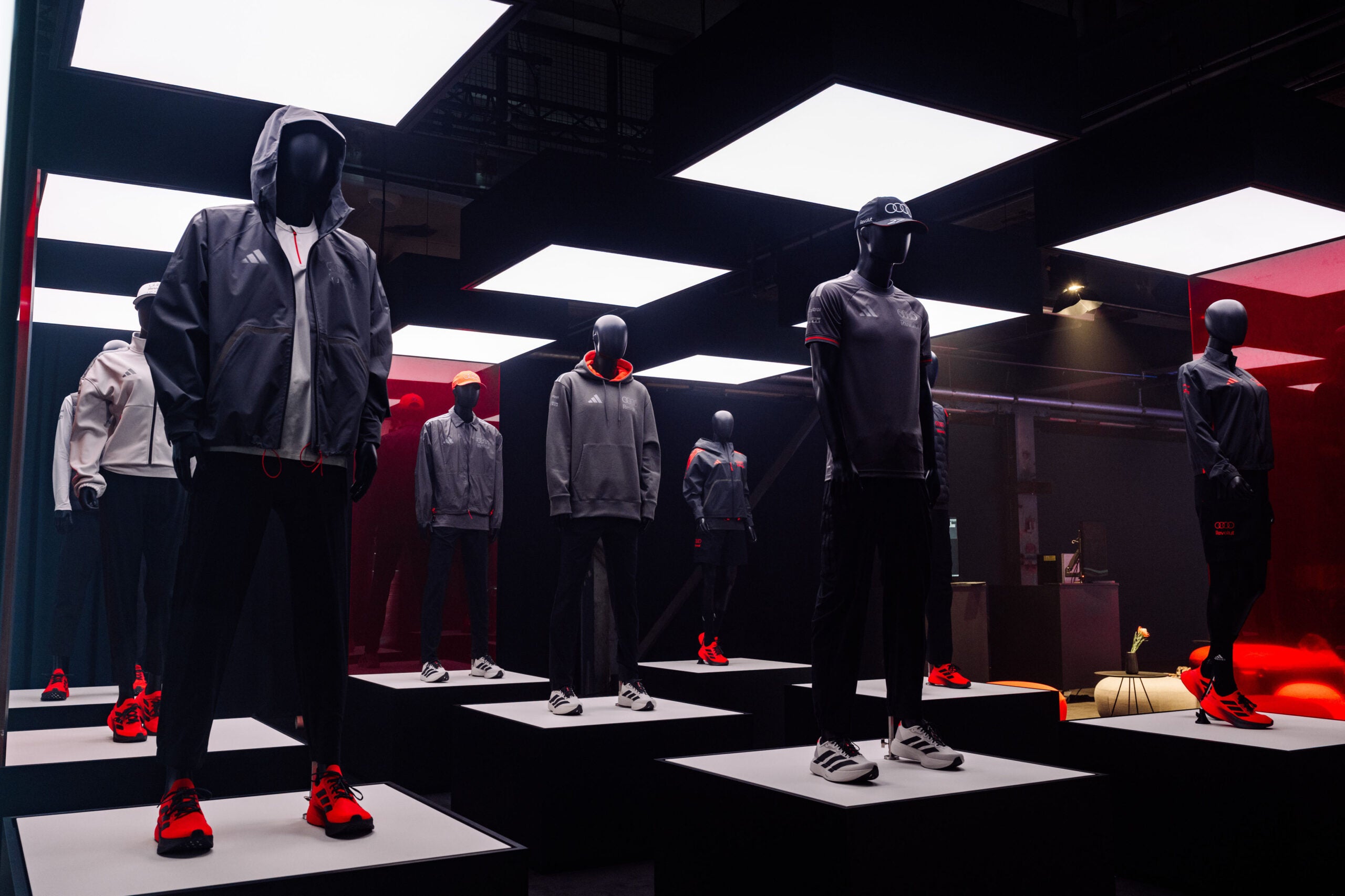 Tアディダス×アウディレボリュートF1チームコレクション｜adidas x Audi Revolut F1 Team Collection