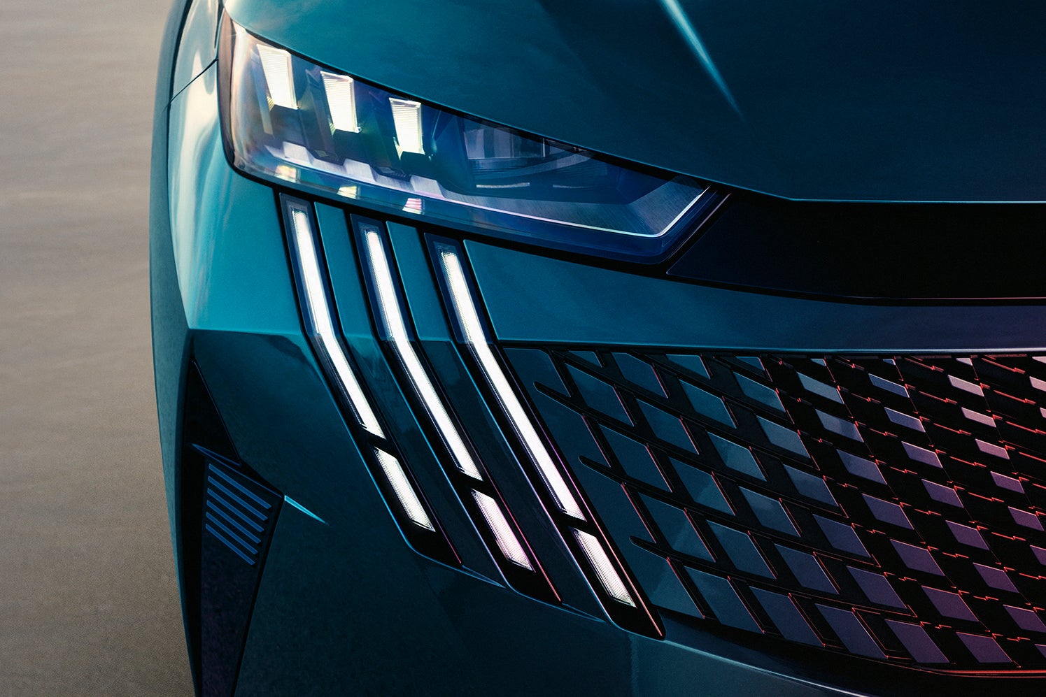 プジョーE-3008 GTアルカンターラパッケージ｜Peugeot E-3008 GT Alcantara Package