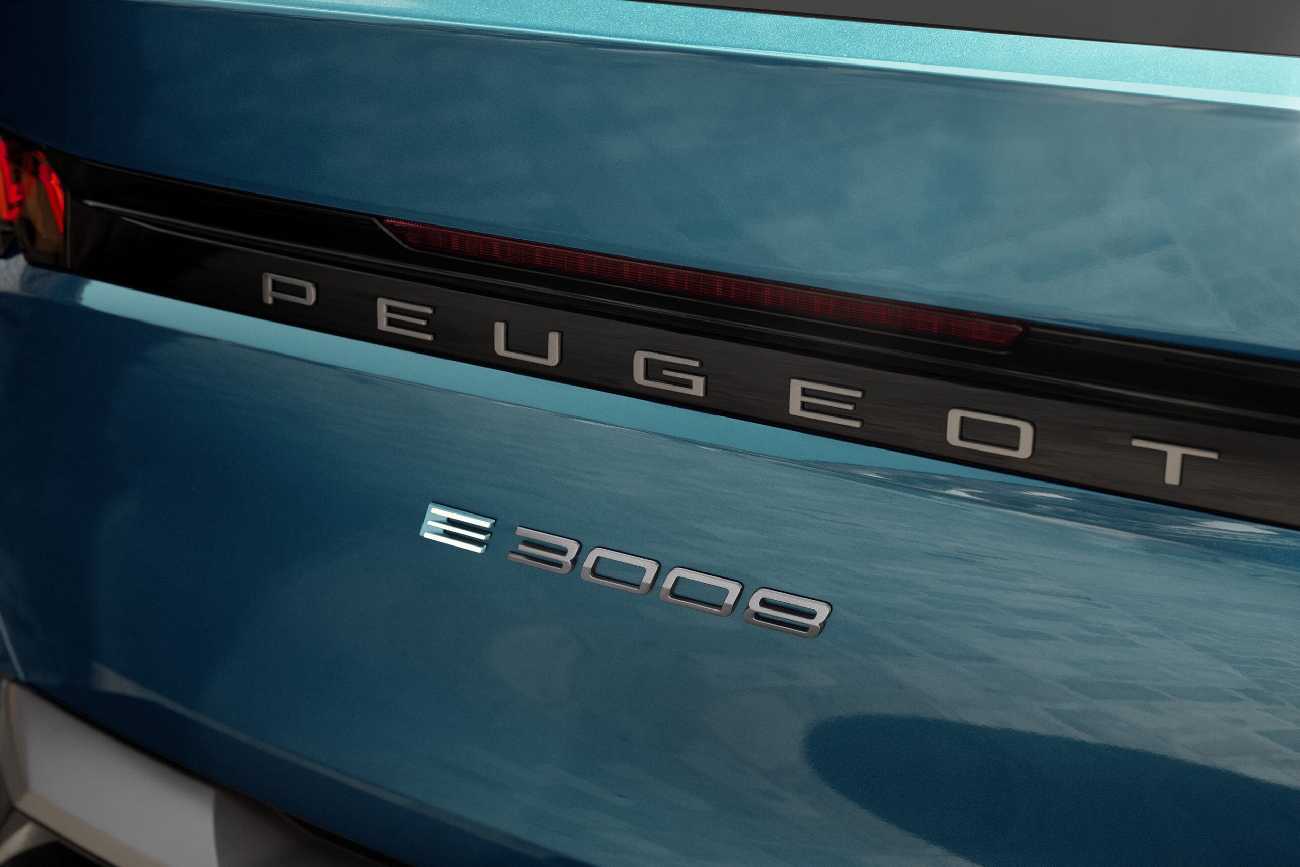 プジョーE-3008 GTアルカンターラパッケージ｜Peugeot E-3008 GT Alcantara Package
