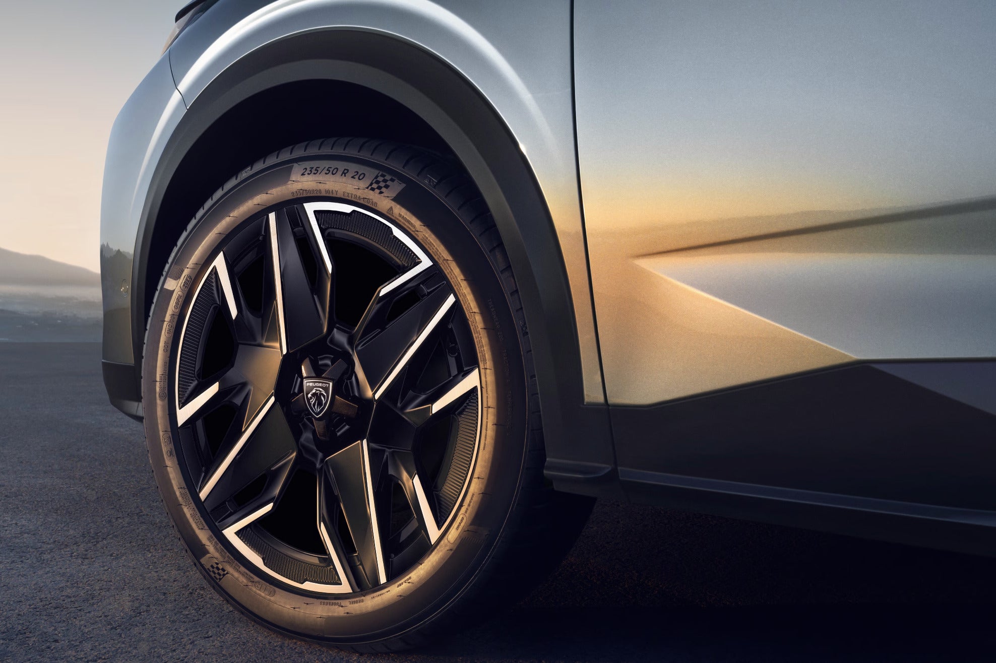 プジョー5008 GTハイブリッド｜Peugeot 5008 GT Hybrid