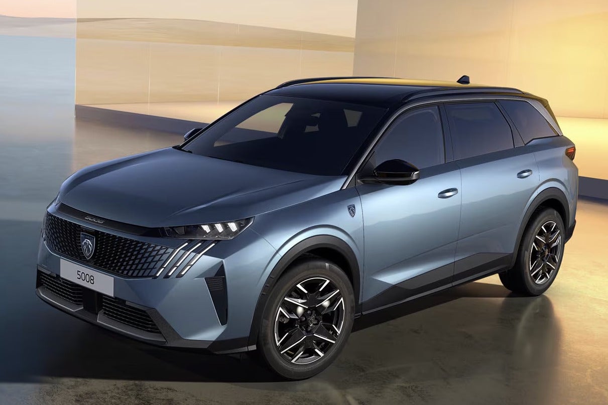 プジョー5008 GTハイブリッド｜ボディカラー：インガロ・ブルー