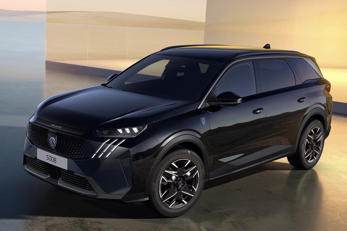 プジョー5008 GTハイブリッド｜ボディカラー：ペルラ・ネラ・ブラック