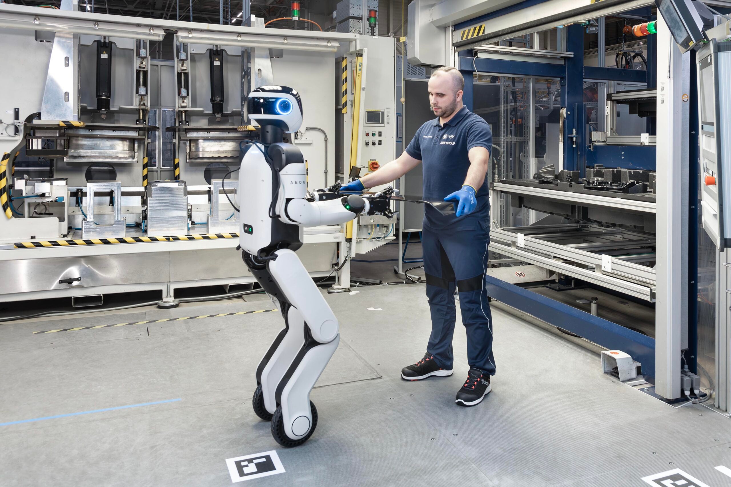 BMWライプツィヒ工場で働く人型ロボット「イーオン」｜Humanoid Robotics (AEON) at BMW Group Plant Leipzig