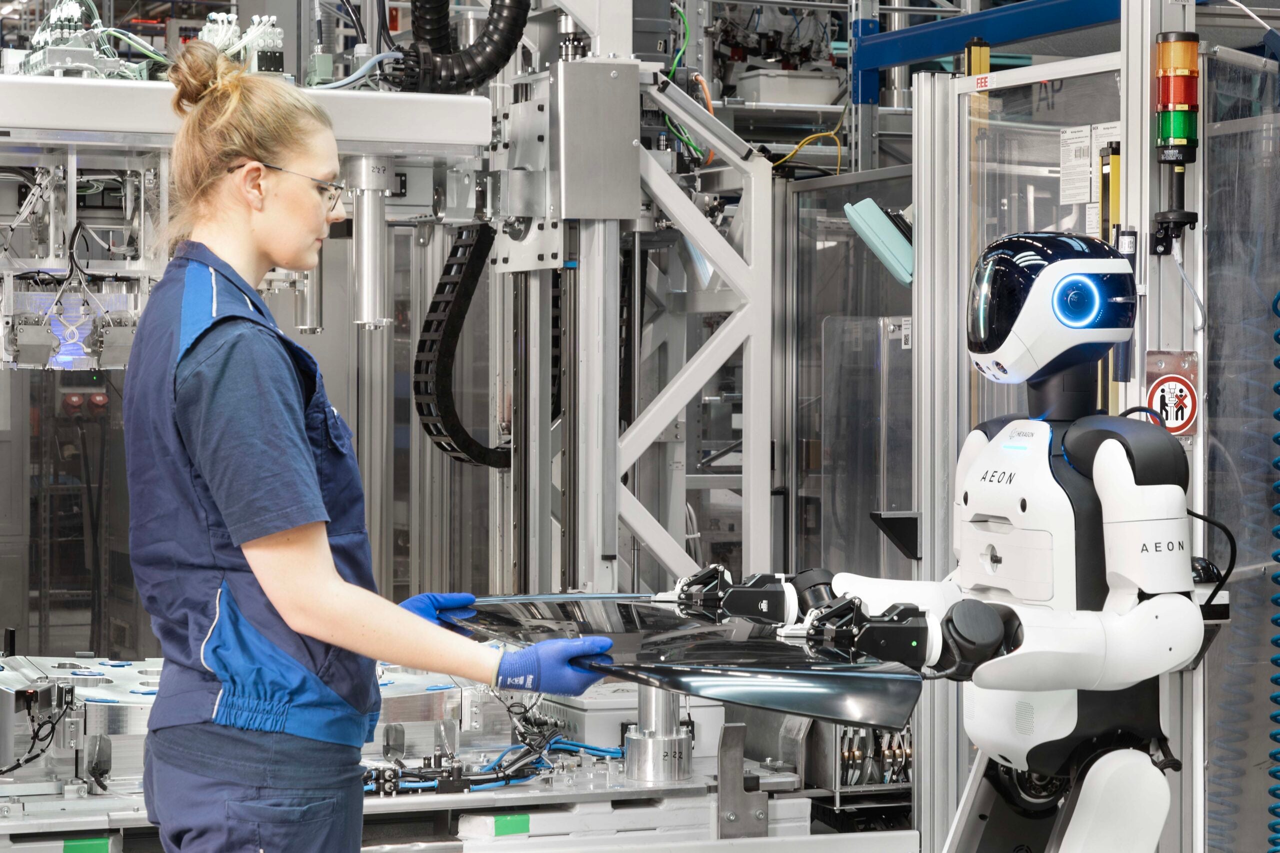 BMWライプツィヒ工場で働く人型ロボット「イーオン」｜Humanoid Robotics (AEON) at BMW Group Plant Leipzig
