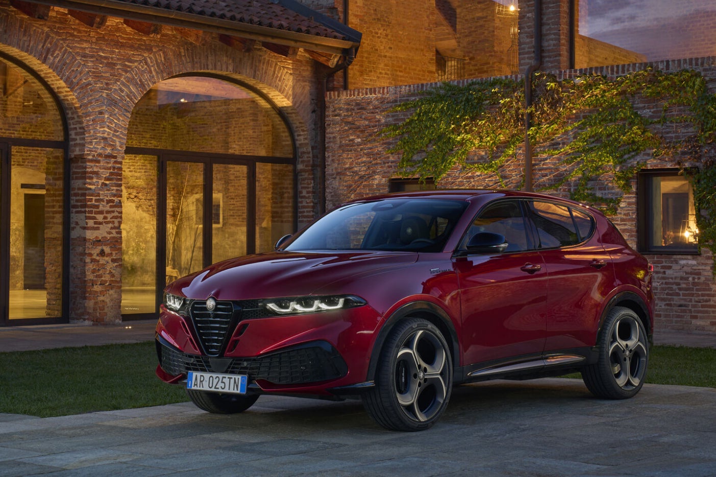 アルファロメオ・トナーレ イブリダ ヴェローチェ｜Alfa Romeo Tonale Ibrida Veloce