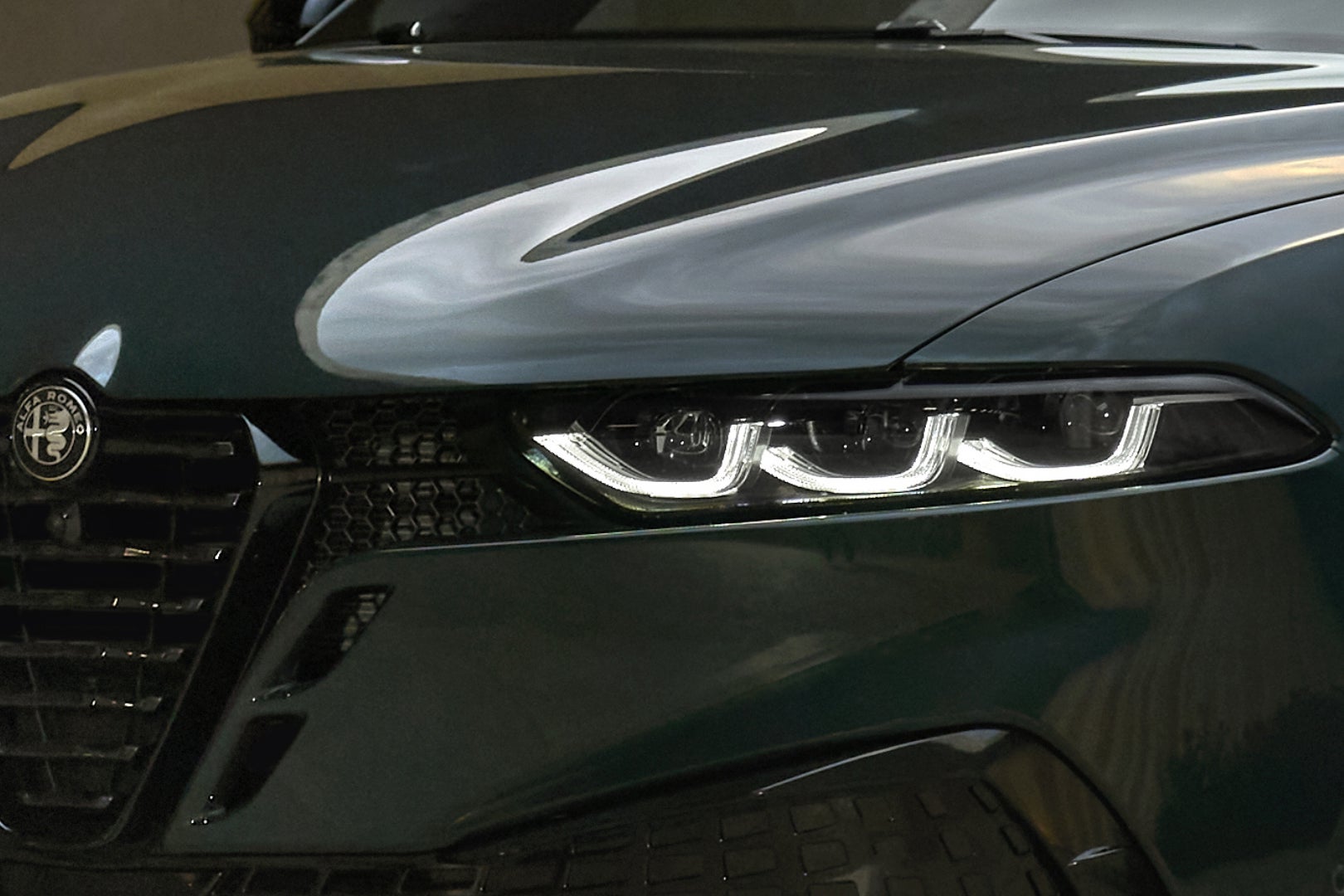 アルファロメオ・トナーレ イブリダ ヴェローチェ｜Alfa Romeo Tonale Ibrida Veloce