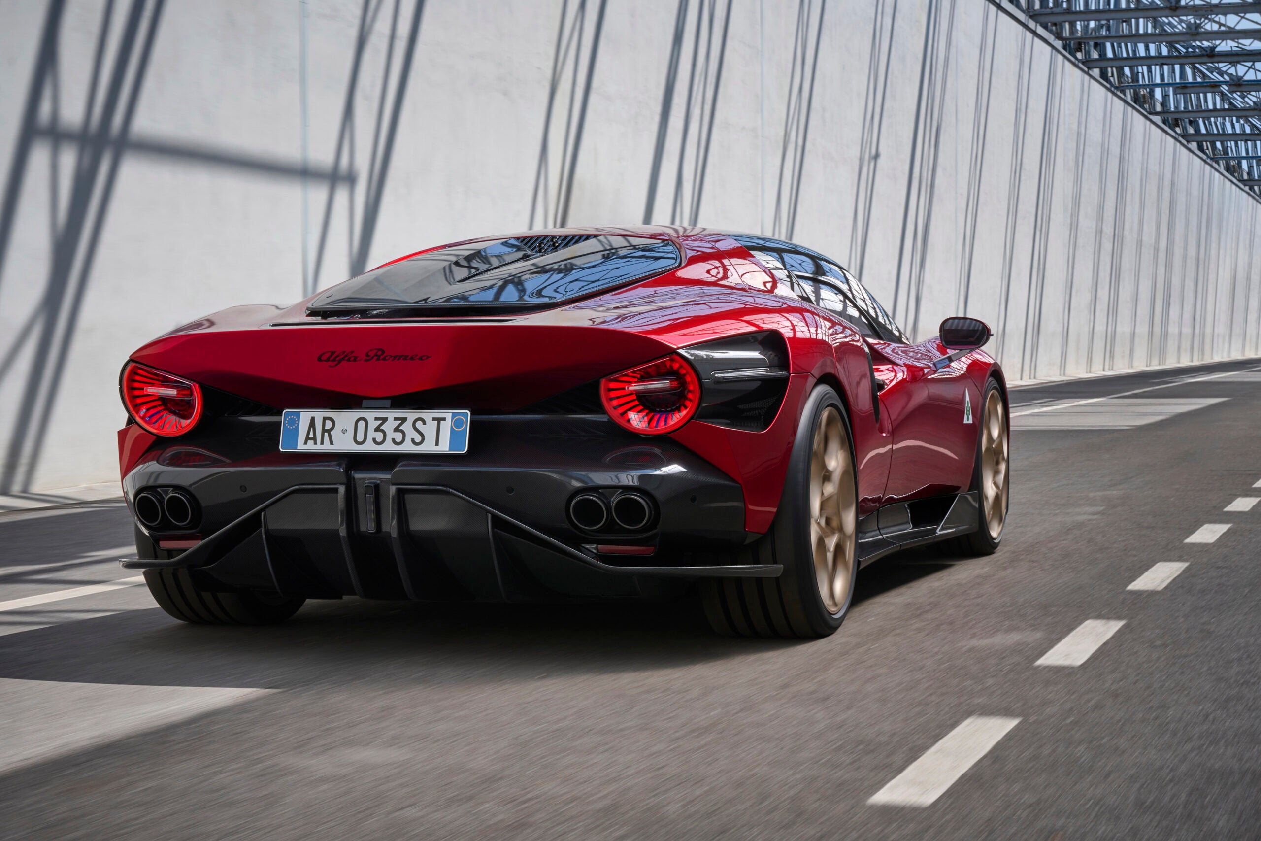 アルファロメオ33ストラダーレ｜Alfa Romeo 33 Stradale