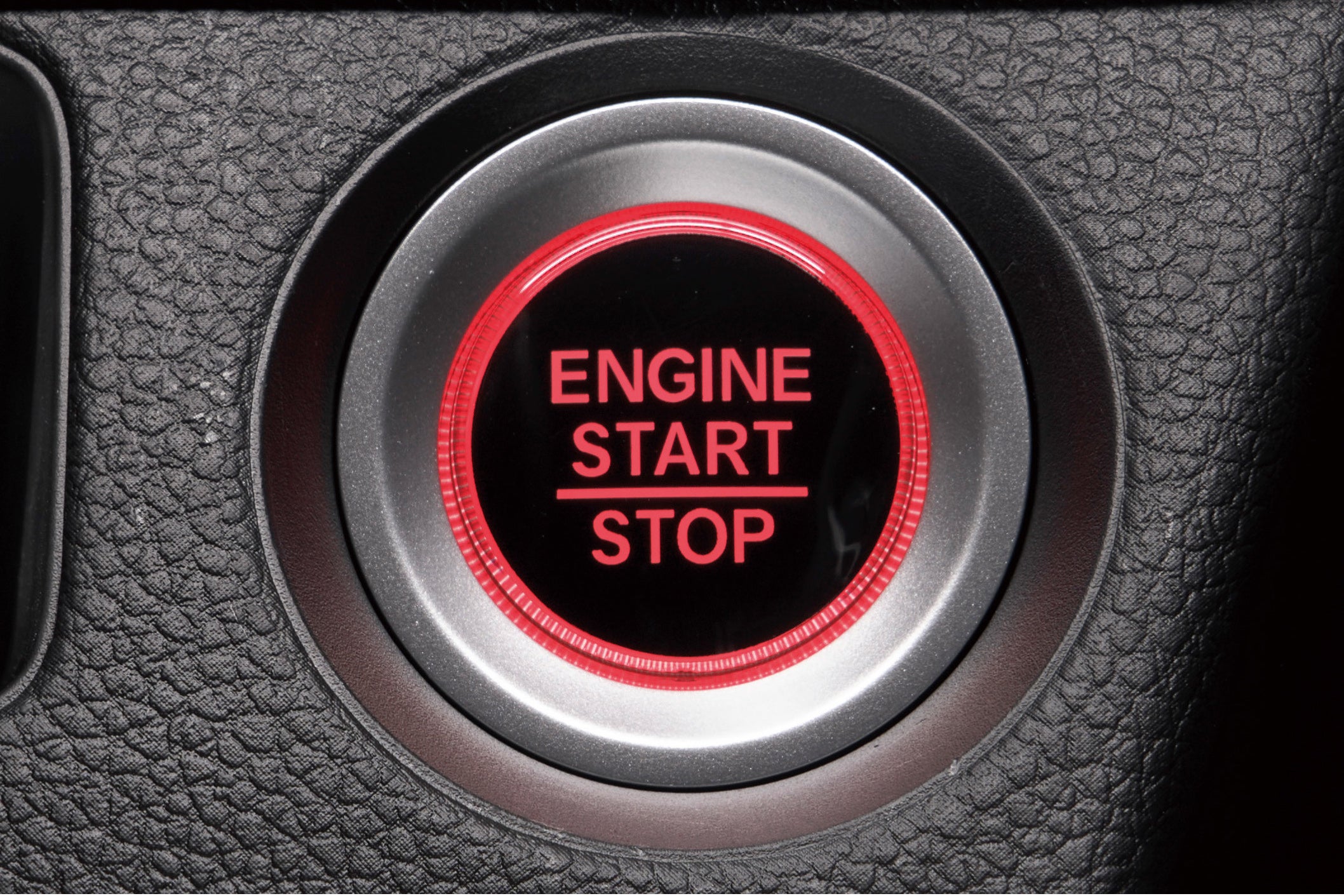 ホンダN-VAN｜プッシュエンジンスタート/ストップスイッチ