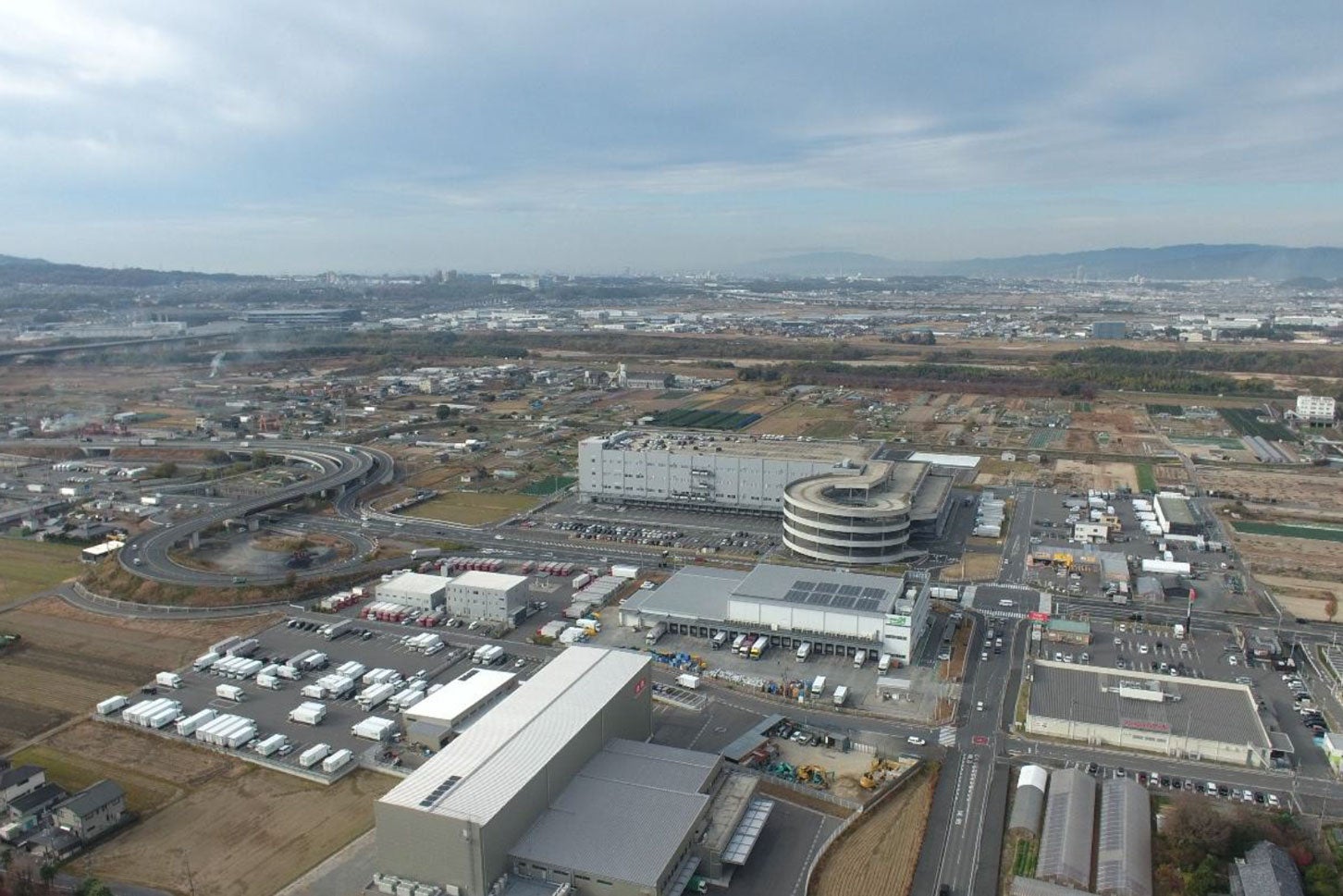 城陽―八幡連絡道路が整備される城陽IC付近の様子。