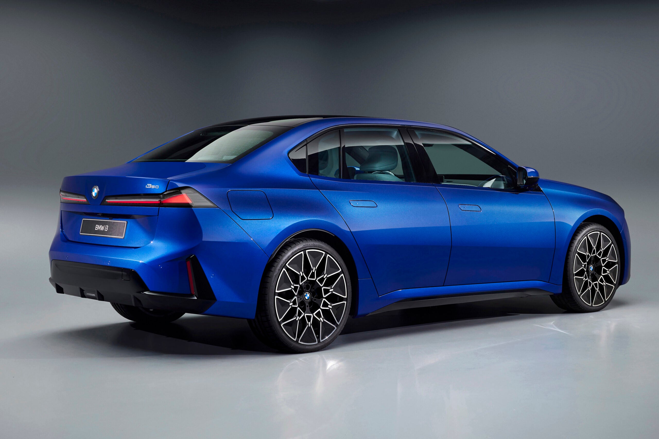 BMW i3 50 xDriveセダン｜BMW i3 50 xDrive Sedan