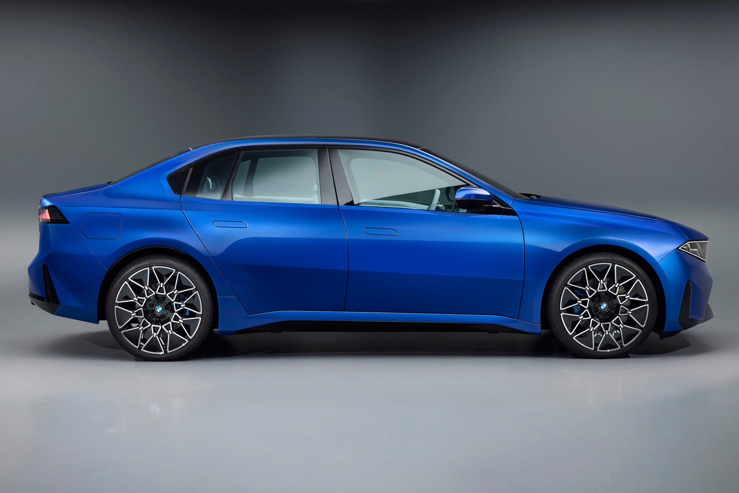 BMW i3 50 xDriveセダン｜BMW i3 50 xDrive Sedan