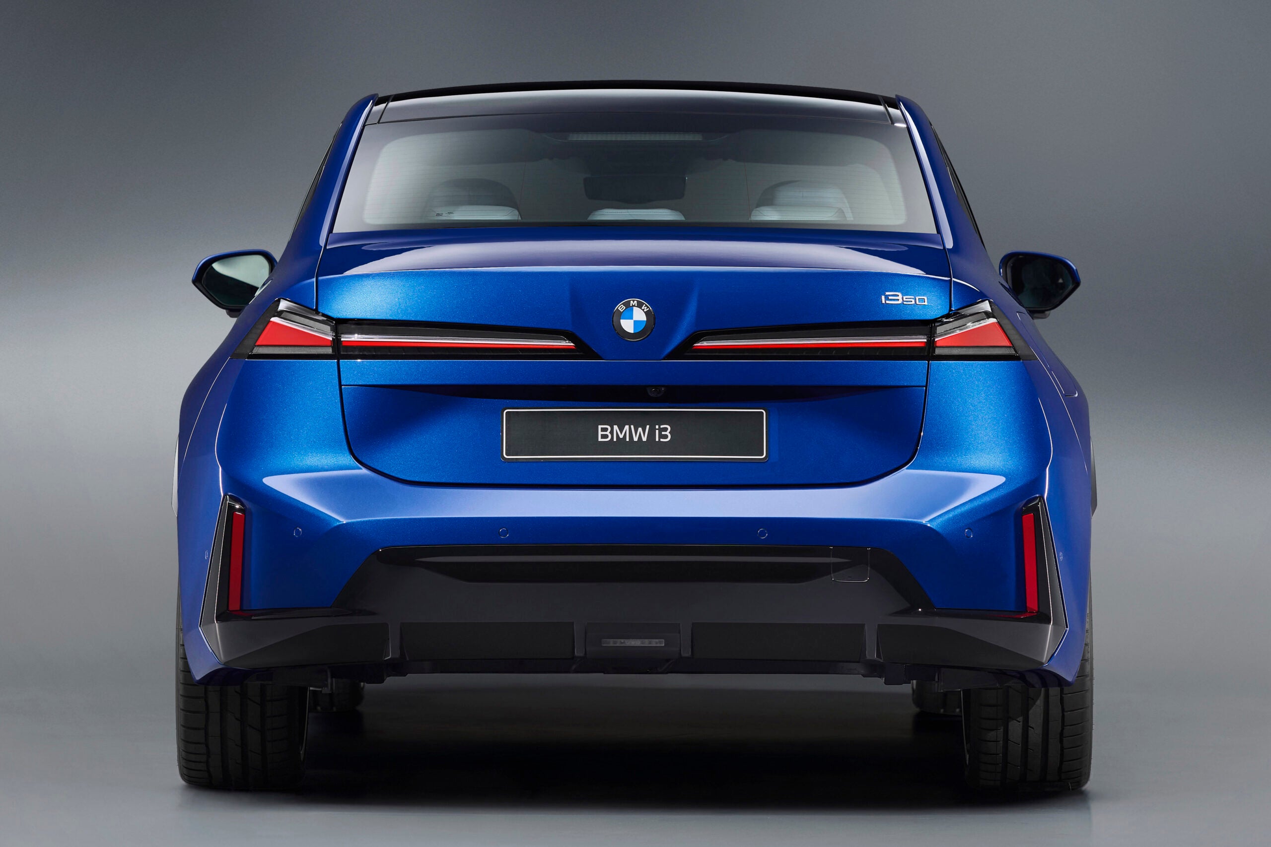 BMW i3 50 xDriveセダン｜BMW i3 50 xDrive Sedan