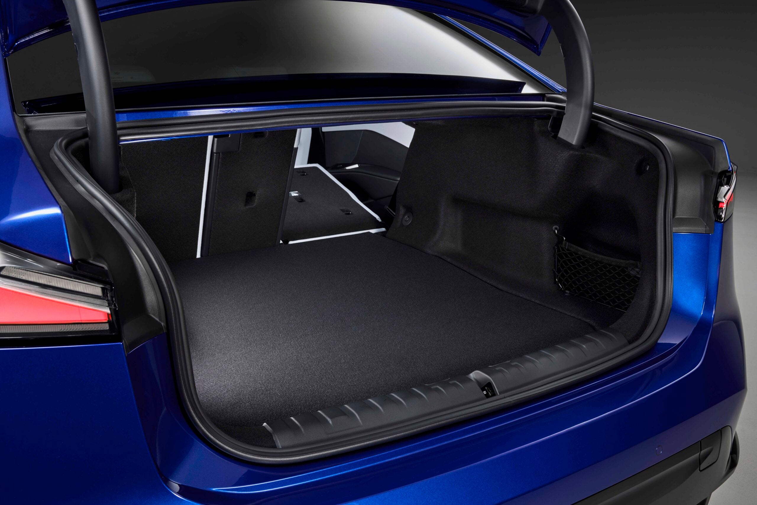 BMW i3 50 xDriveセダン｜BMW i3 50 xDrive Sedan