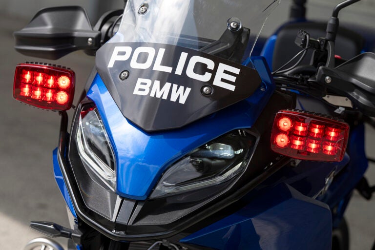 BMW F900XR 大阪府警察「スカイブルー隊」仕様｜BMW F900XR Osaka Prefectural Police Team SKY BLUE