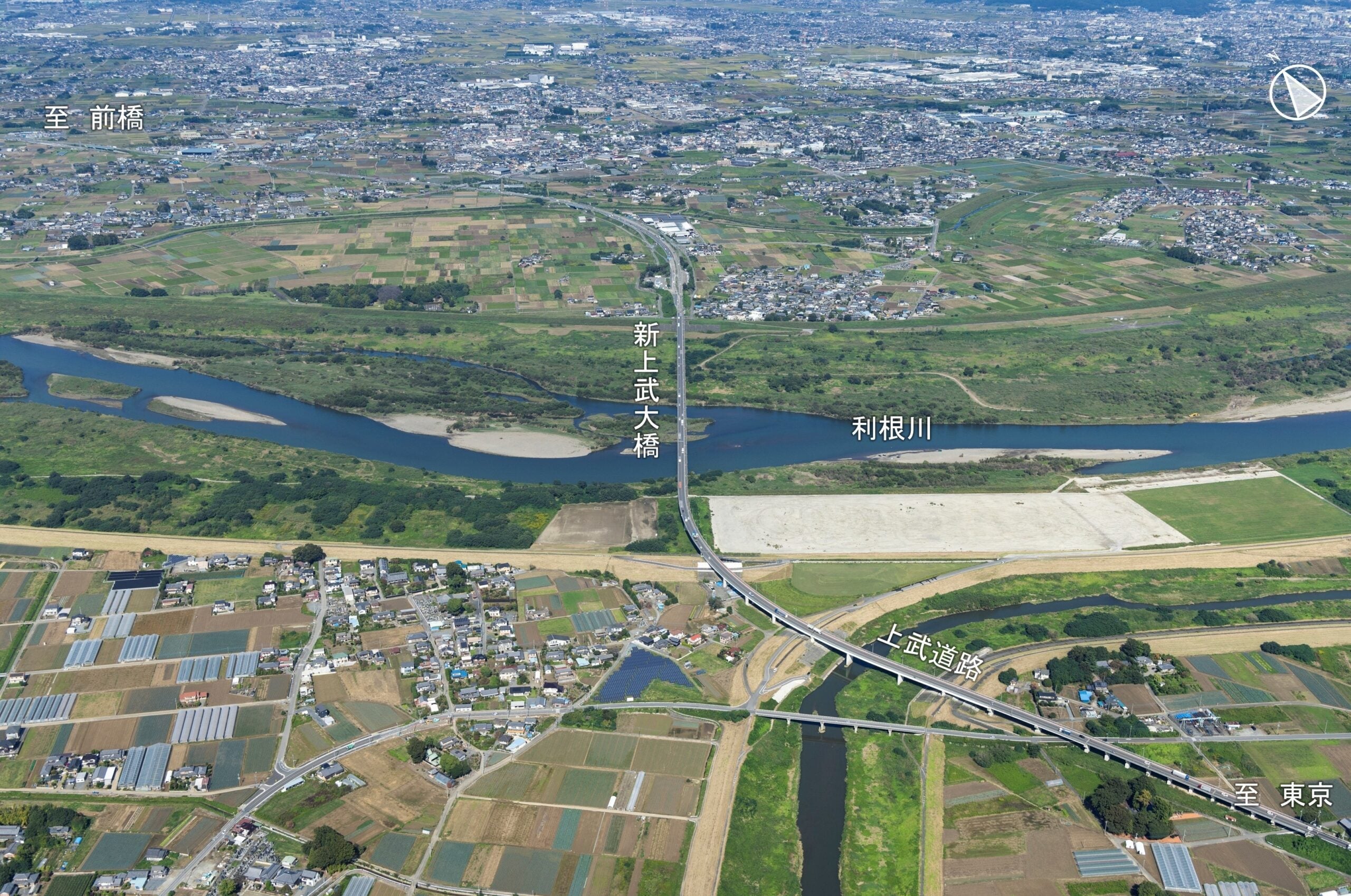 埼玉県側から見た上武道路（新上武大橋）。2024年10月撮影。