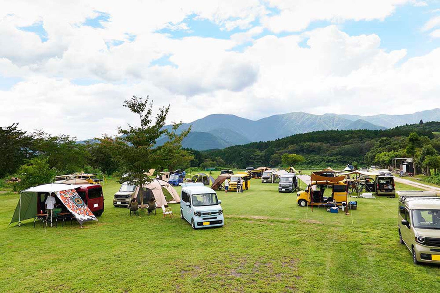オートキャンプ場であれば車中泊と一緒にキャンプも楽しめる