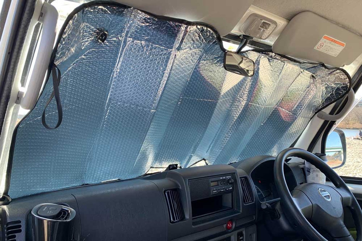 車種専用ではないのでピッタリフィットとはいかず。見た目にもこだわりたい方には向かないかも