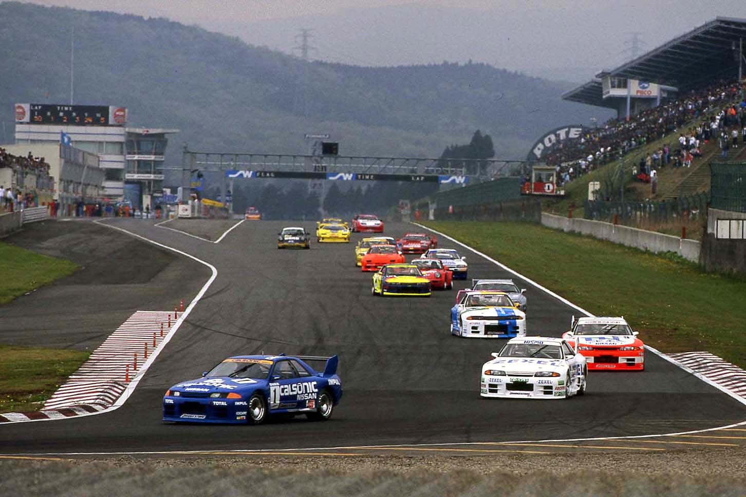 1993年でグループAツーリングカーレースが終了し、1994年に誕生した全日本GT選手権（JGTC）。様々なマシーンに門戸を開いたこのレースが今日のスーパーGTの前身。5月1日の最初のレースではスカイライン勢が目立っていた。