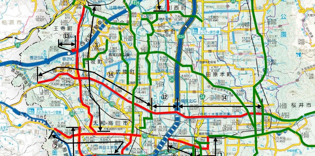 奈良県側では「中和幹線」が完成している（図を東西に貫く赤線）
