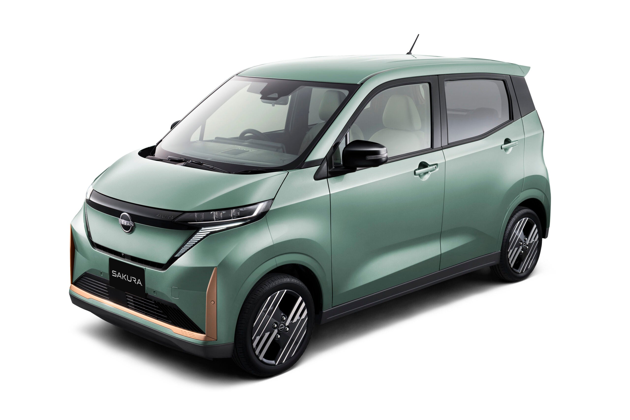 日産サクラ G｜ボディカラー：セラドングリーン