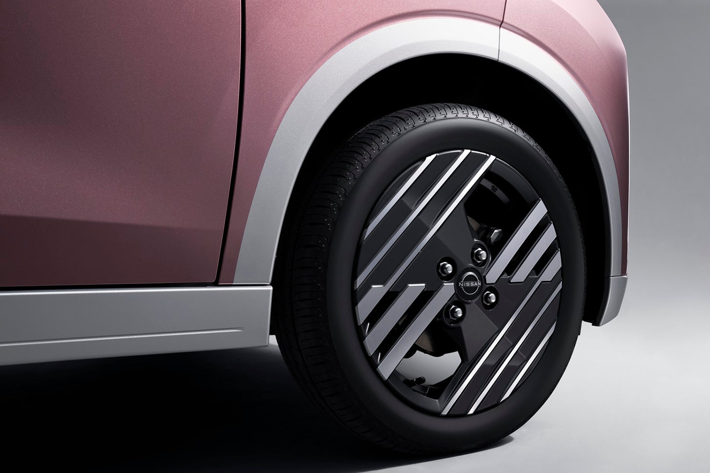 日産サクラ G｜165/55R15 75Vタイヤ&15インチアルミホイール