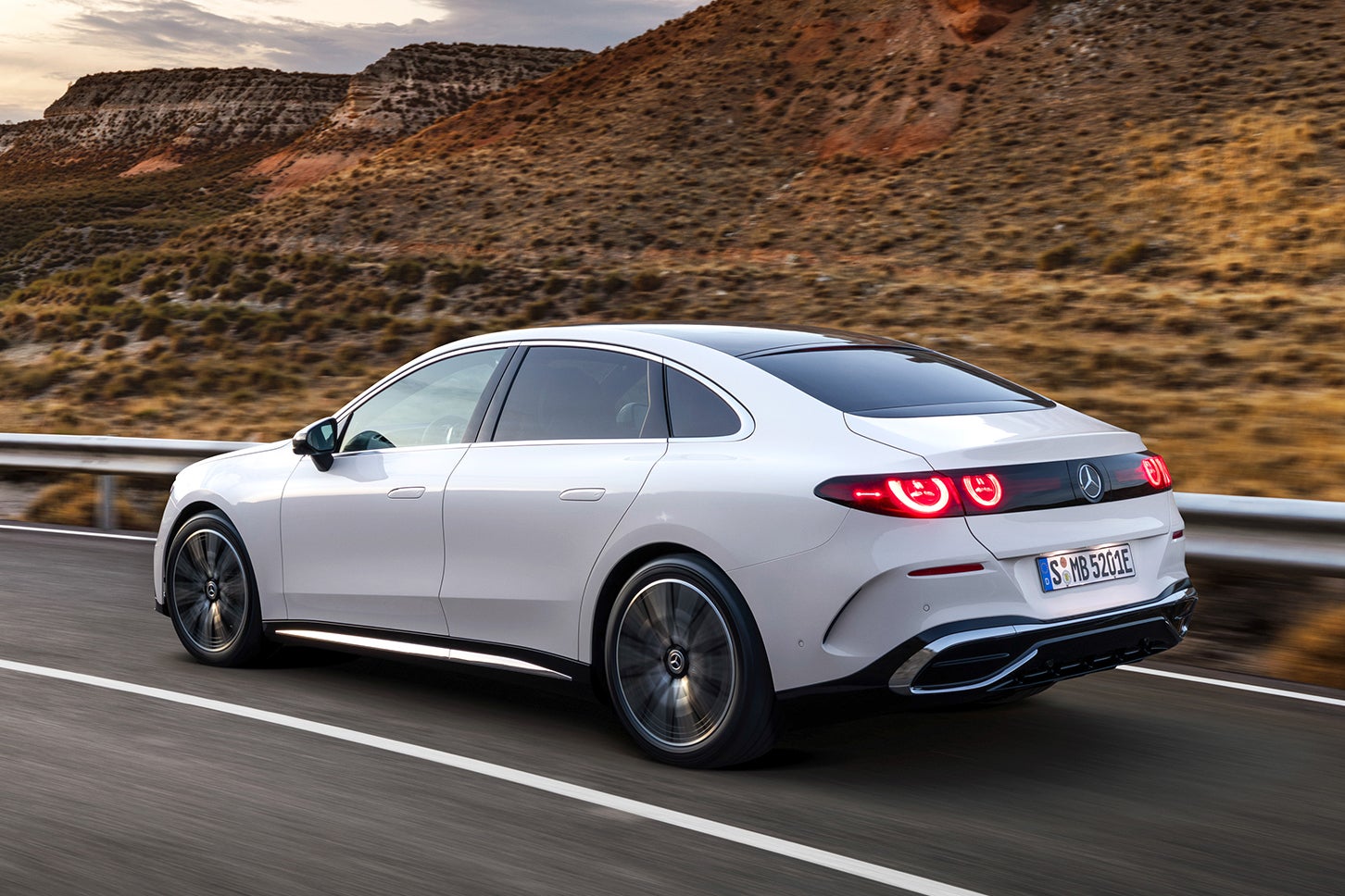 メルセデス・ベンツC 400 4マチック エレクトリック｜Mercedes-Benz C 400 4MATIC Electric