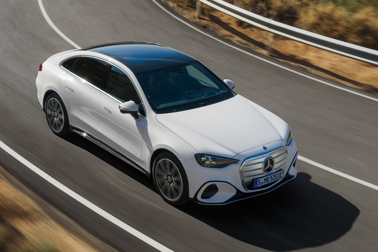 メルセデス・ベンツC 400 4マチック エレクトリック｜Mercedes-Benz C 400 4MATIC Electric