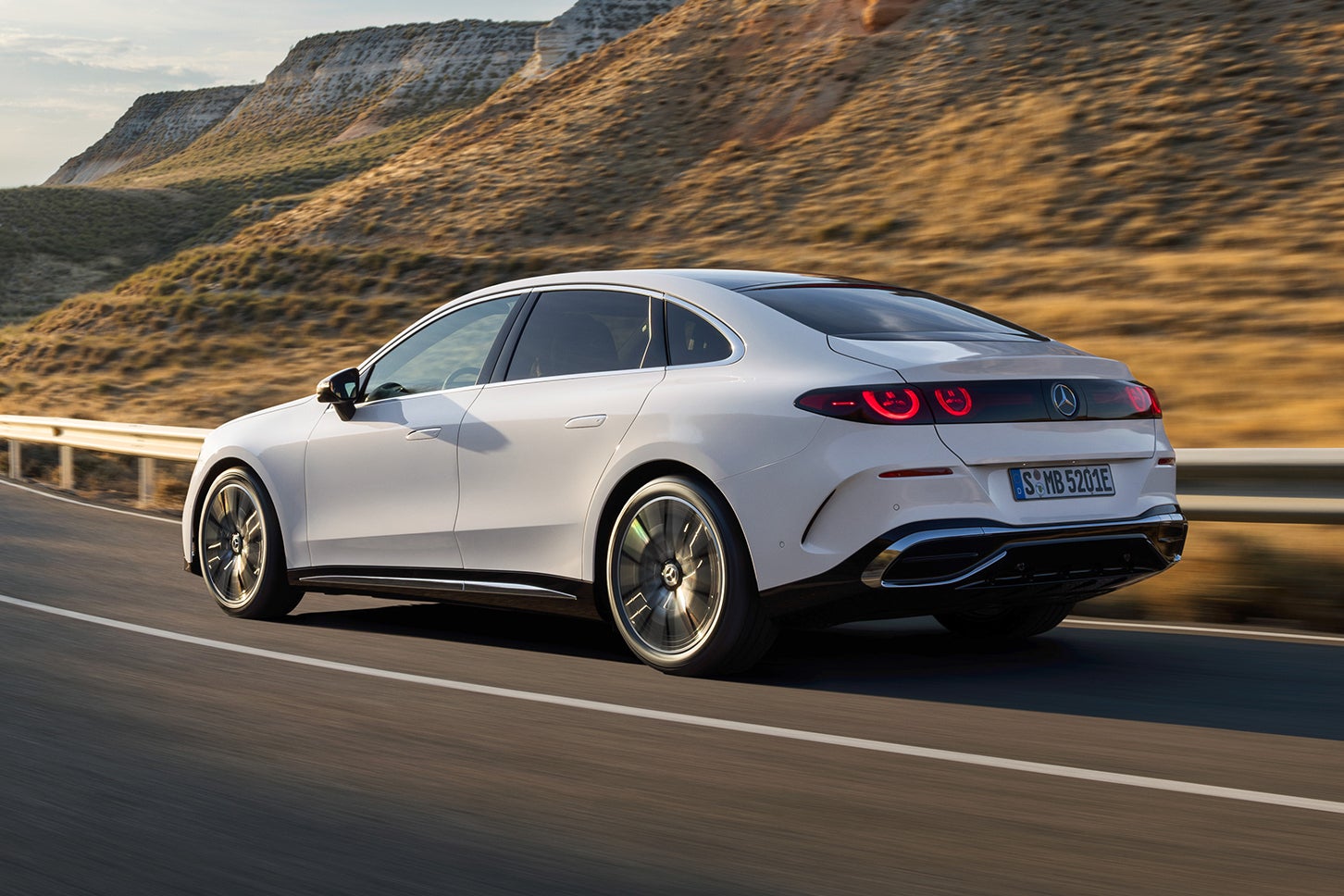 メルセデス・ベンツC 400 4マチック エレクトリック｜Mercedes-Benz C 400 4MATIC Electric