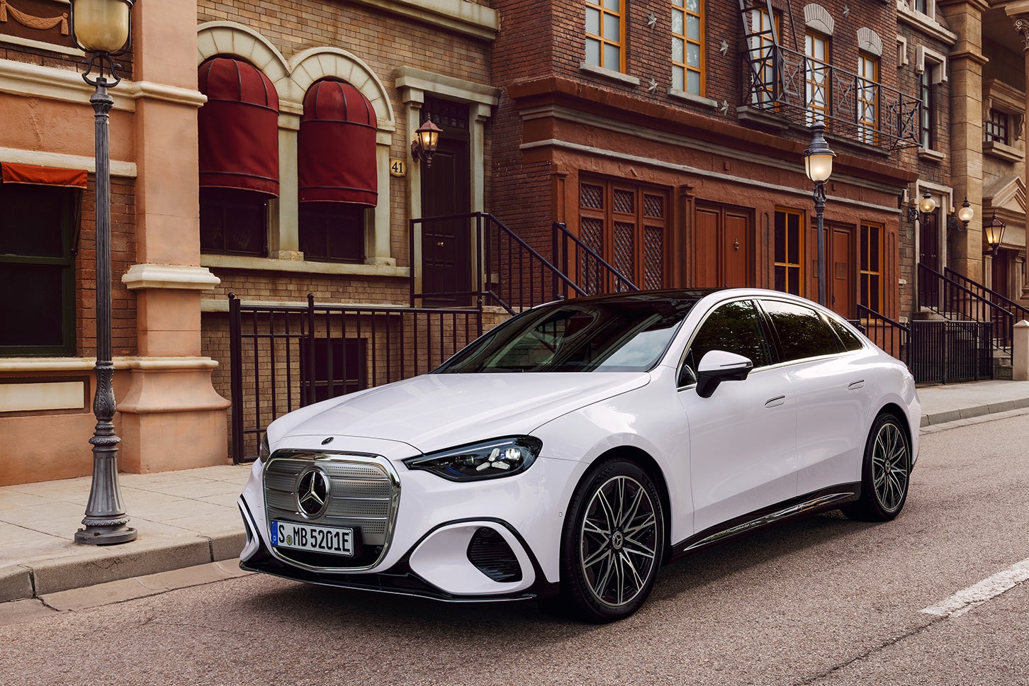 メルセデス・ベンツC 400 4マチック エレクトリック｜Mercedes-Benz C 400 4MATIC Electric