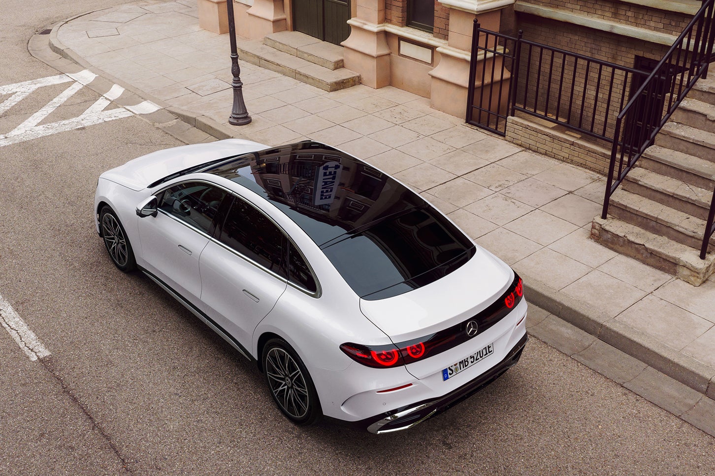 メルセデス・ベンツC 400 4マチック エレクトリック｜Mercedes-Benz C 400 4MATIC Electric