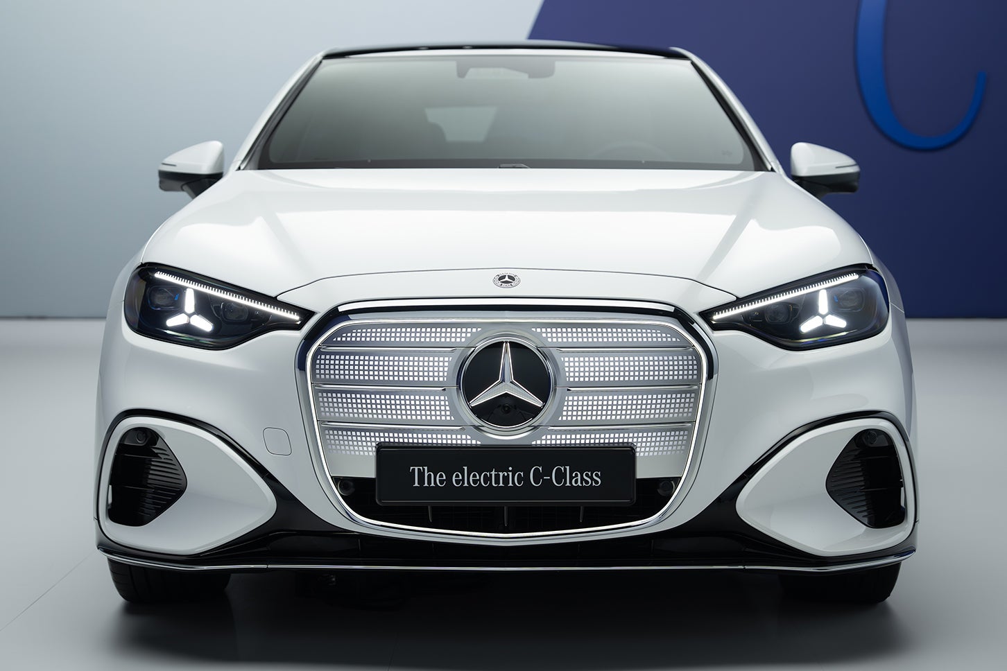 メルセデス・ベンツC 400 4マチック エレクトリック｜Mercedes-Benz C 400 4MATIC Electric