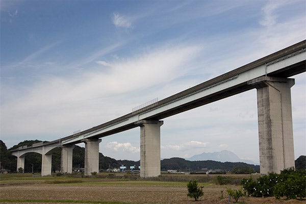 天草上島で開通した天草有料道路。