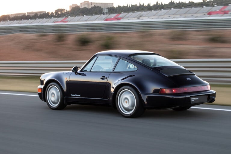 964型ポルシェ911カレラ4（3代目）｜Porsche 911 Carrera 4(type 964)