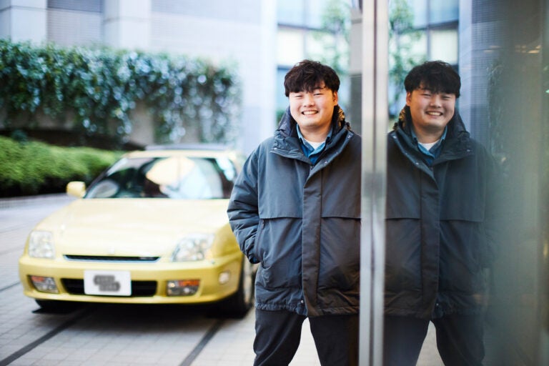 笑顔がステキなナタネさん。現在はプレリュードを含め、ホンダ車3台持ちとのこと。持ちすぎですって！