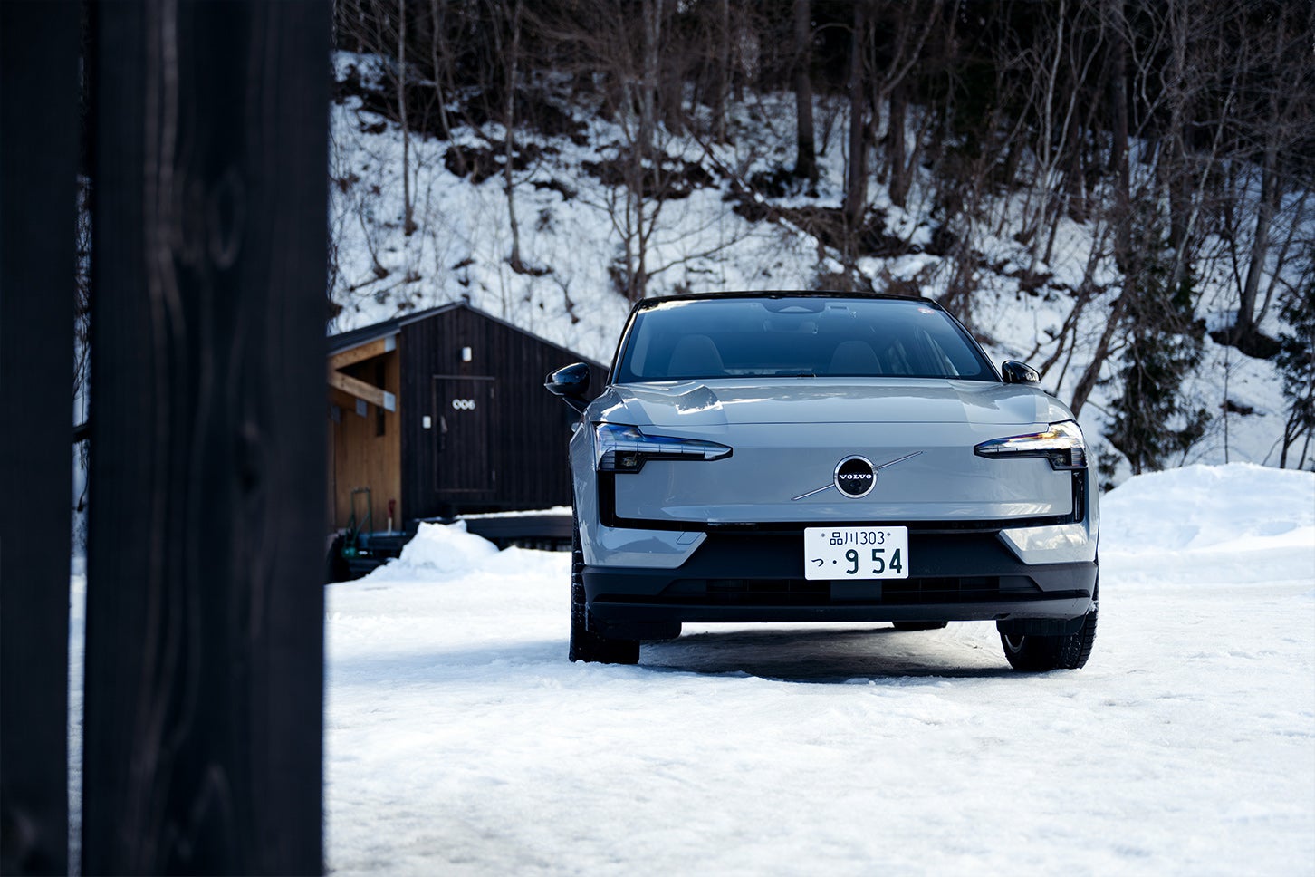 ボディカラー「ヴェイパーグレー」は街中にもアウトドアシーンにも馴染む良い色味。