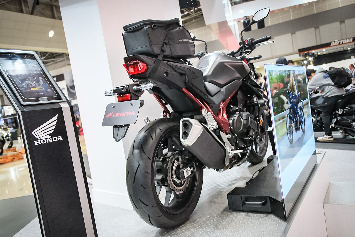 ホンダ CB750ホーネット E-クラッチ｜Honda CB750 Hornet E-Clutch