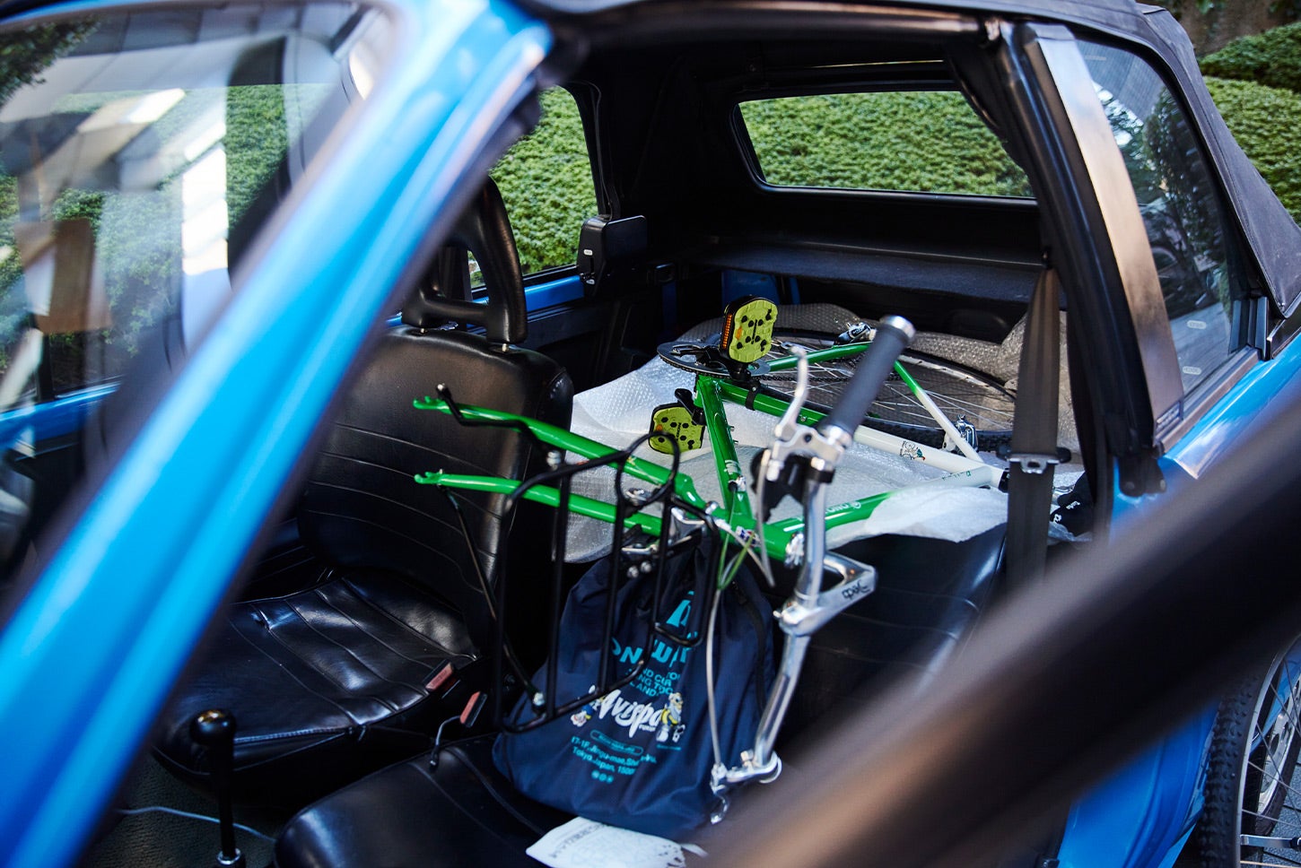 あぁ～、こうやって自転車を分解して載せるんですね！