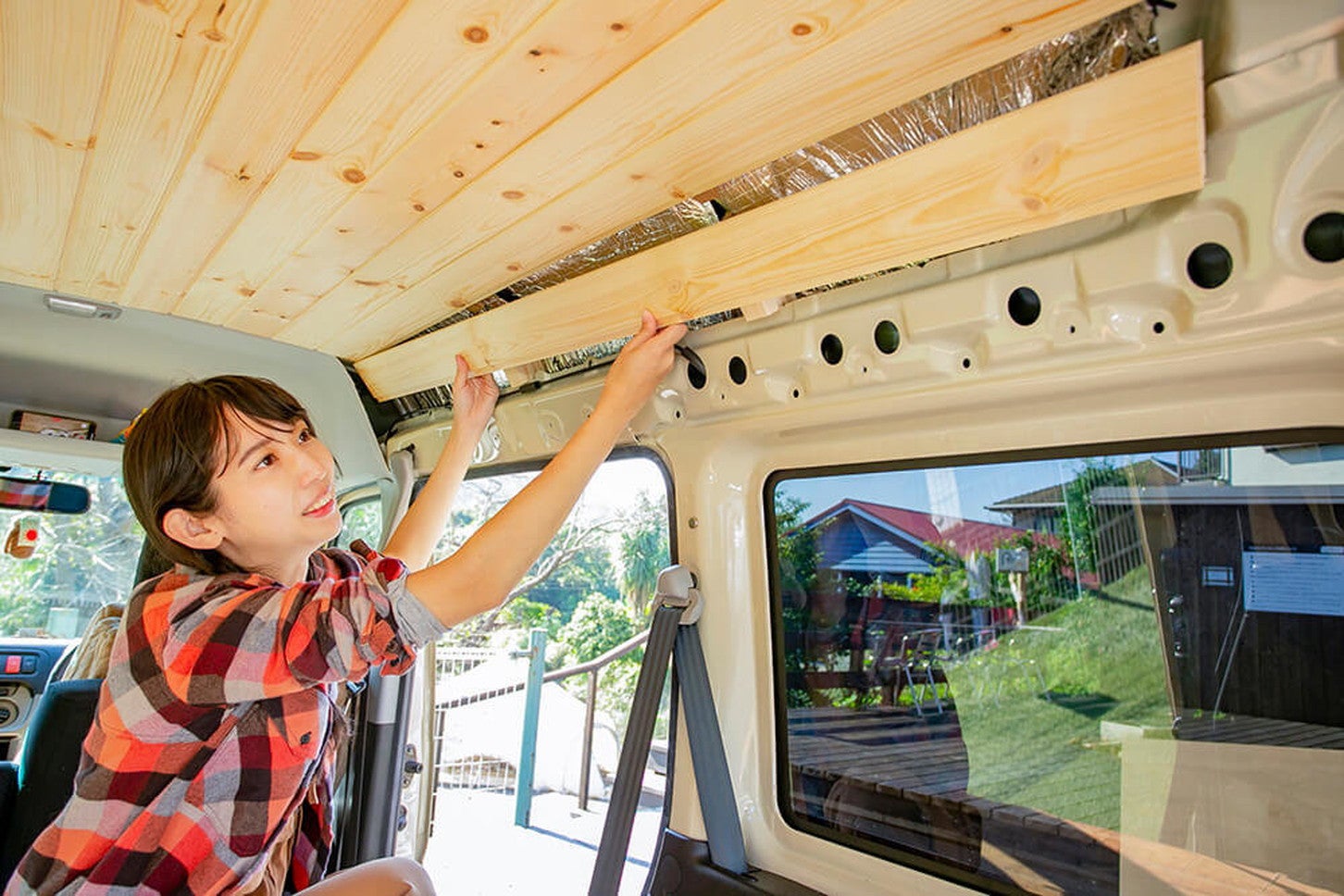 年間80泊する女子キャンパーとしてさまざまなメディアで活躍中の森 風美（もり ふうみ）さん。