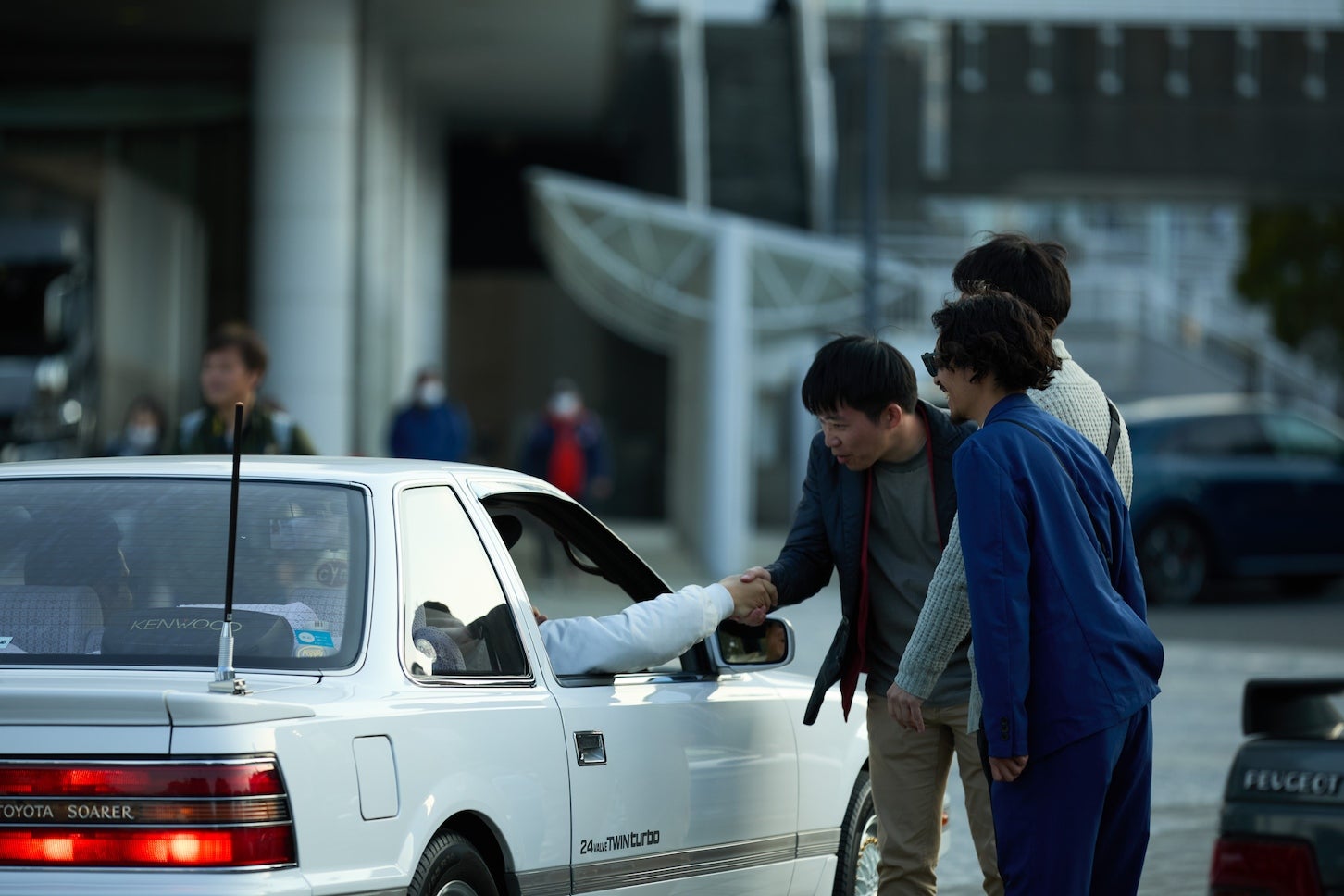 閉会式後のお見送りシーン