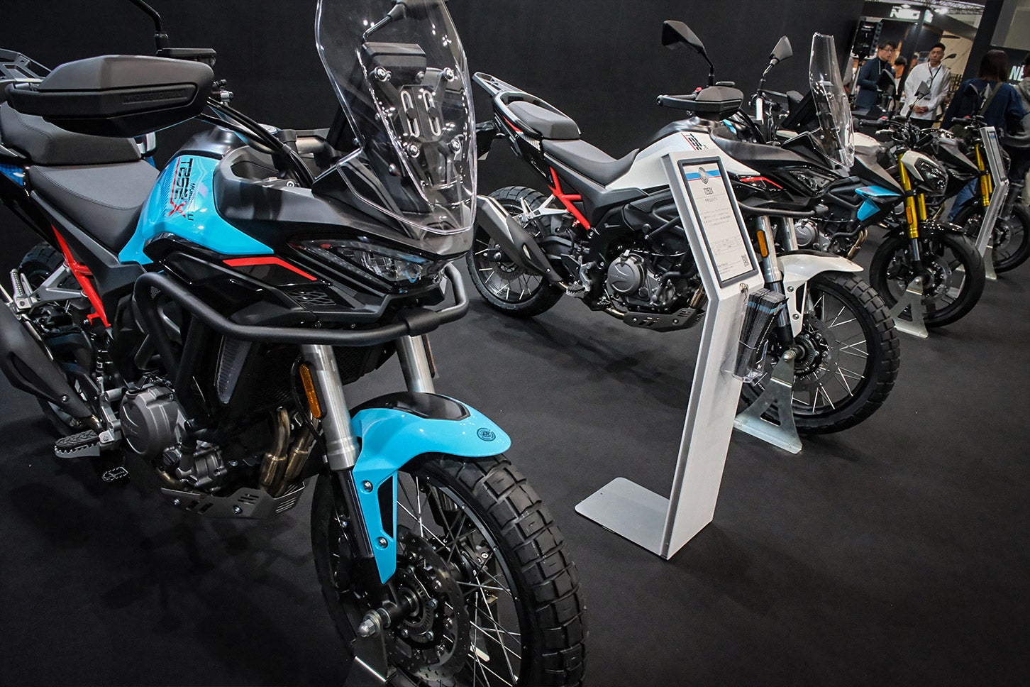 プロトのブースには、モルビデリのアドベンチャーモデルが多数展示されていた。こちらは日本国内に競合が多いため、導入については様子見とのこと。