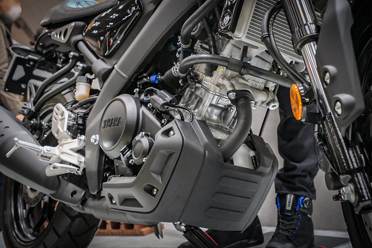 XSR155のエンジンまわり。