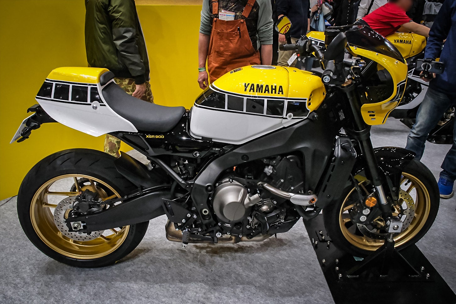 USインターカラー外装セットを装着した「XSR900」も展示されていた。こちらは参考出品であるが、市販化への期待が高まる1台だ。