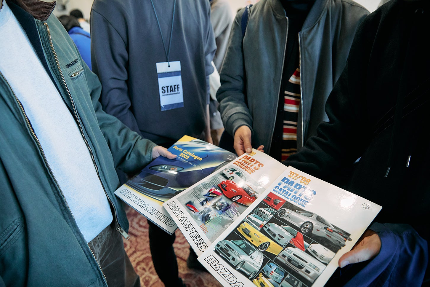 戦利品を見せて、軽い自慢を入れつつ、情報交換し合う参加メンバー。