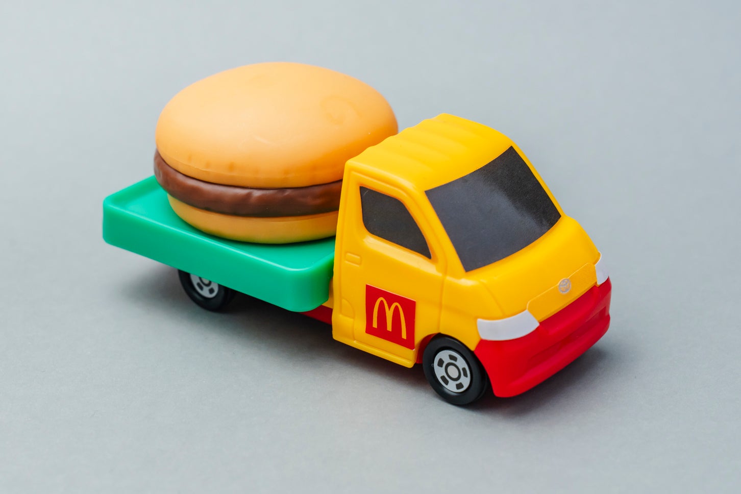 ハッピーセット「トミカ」トヨタ タウンエース ハンバーガーカー