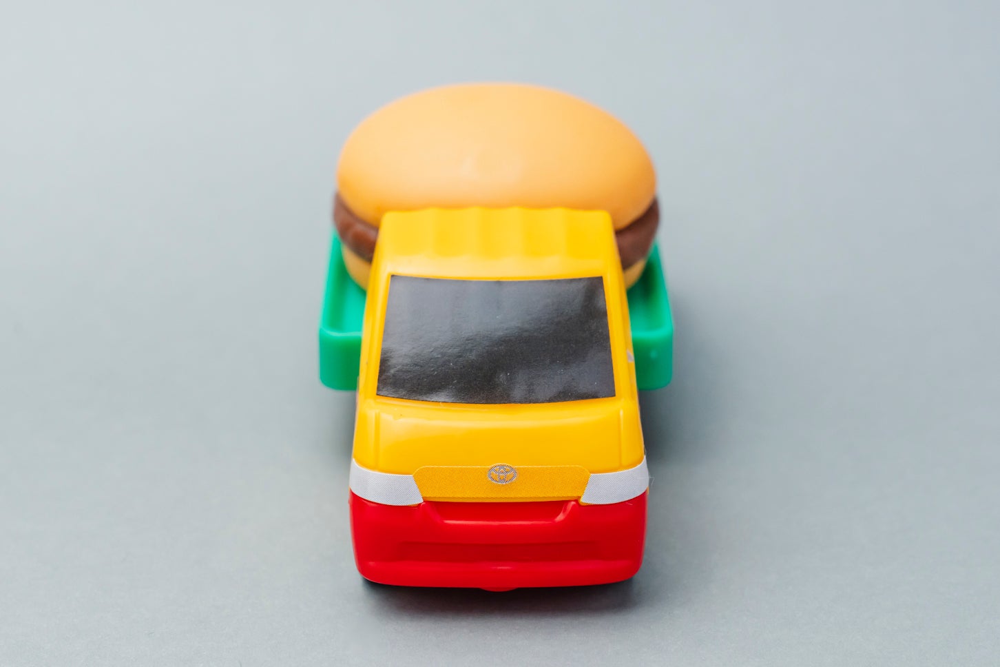 ハッピーセット「トミカ」トヨタ タウンエース ハンバーガーカー
