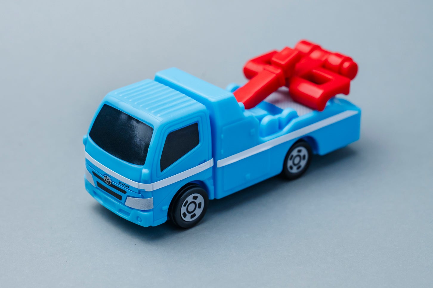 ハッピーセット「トミカ」トヨタ ダイナ レッカー車