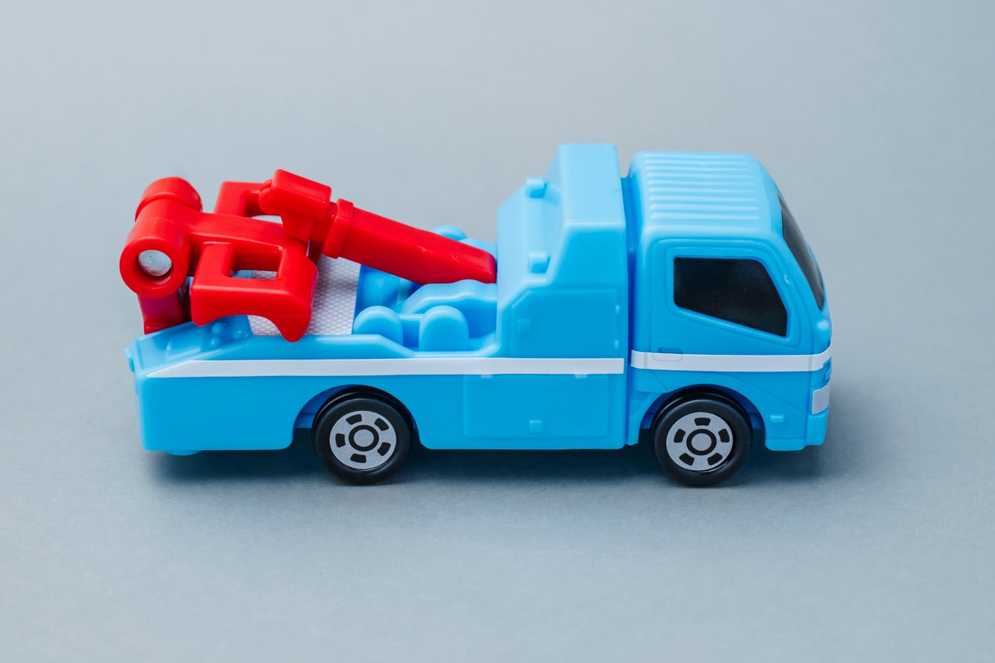 ハッピーセット「トミカ」トヨタ ダイナ レッカー車